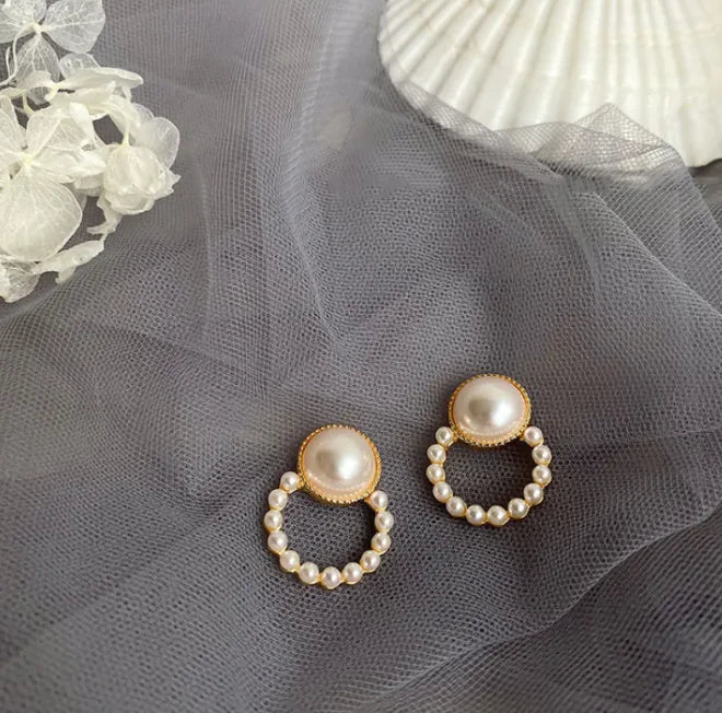 Chic French Vintage Pearl Earrings