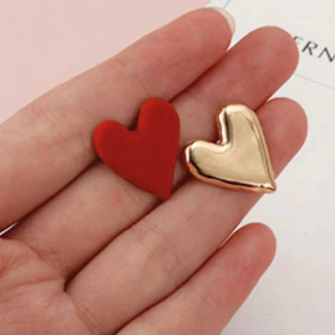 Chic Heart Studs