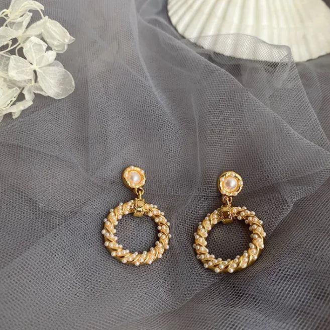 Chic French Vintage Pearl Earrings